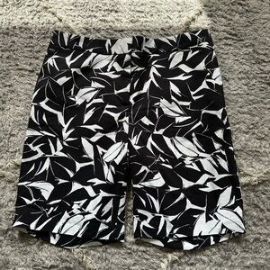 Mario Serrano Bermuda shorts. New!